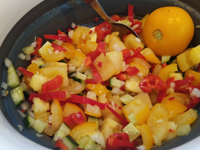 Gele tomaten salade