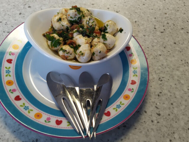 Gemarineerde mozzarella bolletjes