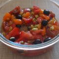 Gemengde tomatensalade met blauwe bessen