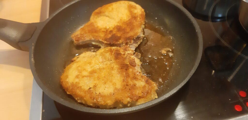 Gepaneerde karbonade uit de koekenpan