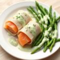 Gestoomde tongrolletjes met kervelsausje