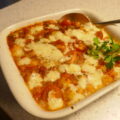 Gevarieerde Groente Gnocchi Ovenschotel met Mozzarella en Pesto