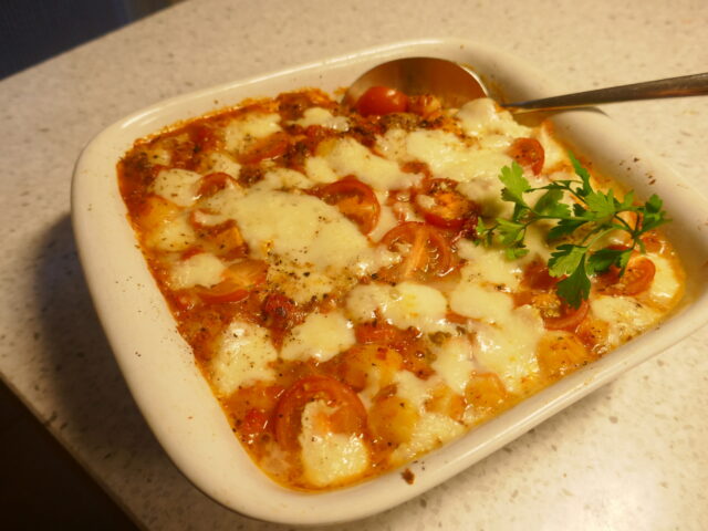 Gevarieerde Groente Gnocchi Ovenschotel met Mozzarella en Pesto