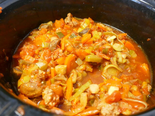 Gezonde Groentebom met rundergehakt uit de Slowcooker
