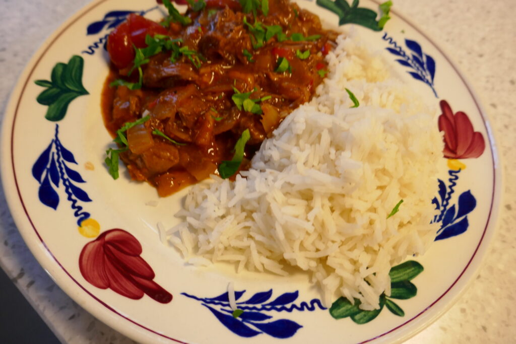 Goed Gevulde Goulash uit de Slowcooker