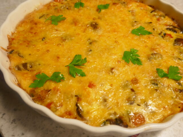Goed gevulde Groente omelet uit de oven