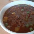 Grieks rundvlees met tomaat, paprika en olijven uit oven of slowcooker