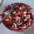 Griekse tomatensalade met olijven en feta