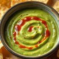 Groene dip van avocado