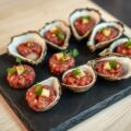 Hapje rundstartaar met oesters