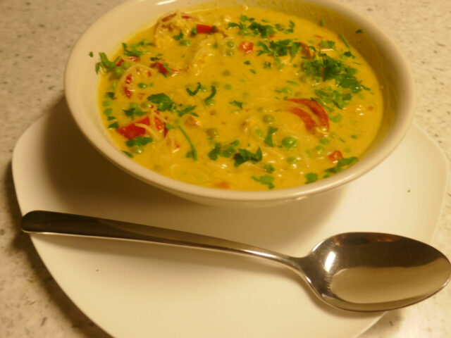 Hartverwarmende kip – kerriesoep uit de slowcooker