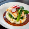 Heekfilet op stamppot van paksoi met gekonfijte ra