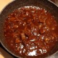 Pittig stoofpotje van Indisch gekruid rundvlees, ook voor de slowcooker
