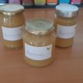 Ingemaakte appelmoes met vanillesuiker, citroensap en kaneel uit eigen keuken