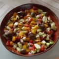 Italiaanse gemengde salade met kapperappeltjes en crema balsamico
