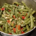 Italiaanse sperziebonen met paprika, knoflook en ui