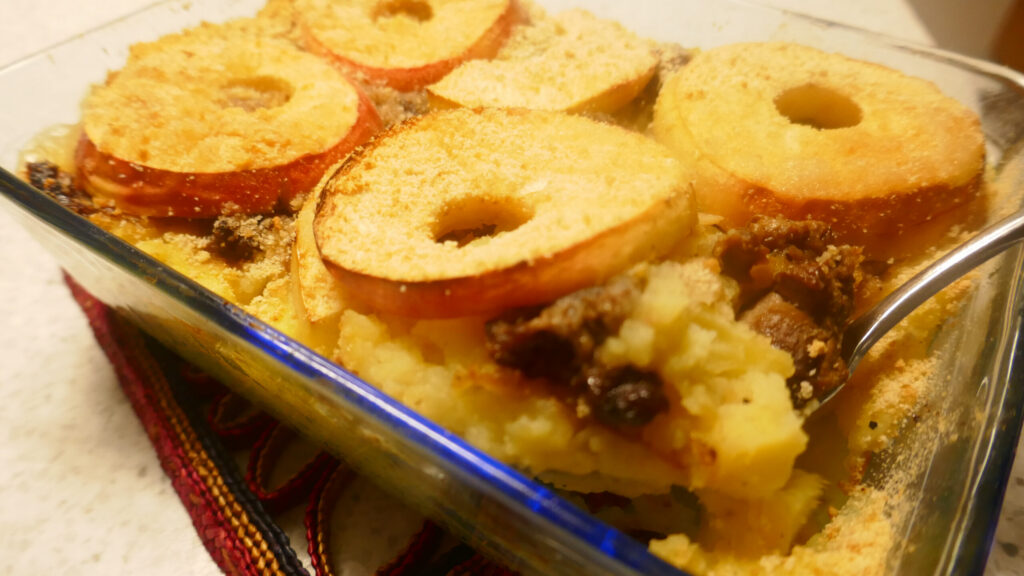 Jachtschotel met puree, stoofvlees en appel