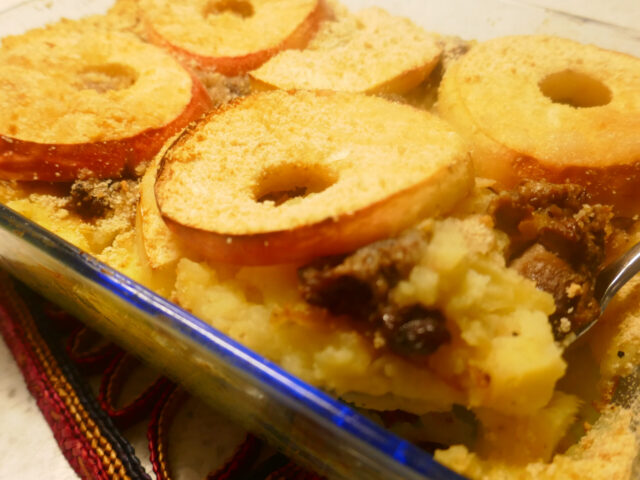 Jachtschotel met puree, stoofvlees en appel