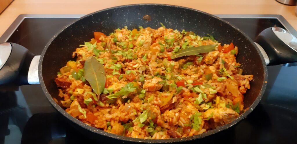 Jambalaya met kip, chorizo en groenten, zonder pakjes en/of zakjes