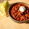 Kalkoenchili met kool-kaaswraps