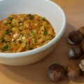 Kalkoenfricassee met kastanjechampignons en tomatentapenade in een romige saus