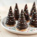 Kerstboompjes van cake en chocola (zie opm)