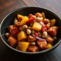 Kip met ananas en cashewnoten