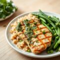 Kipfilet met groenten en pesto