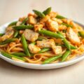 Kipfilet met peultjes en pasta