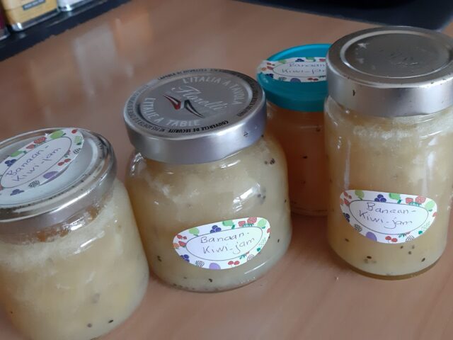 Kiwi-bananenjam met sinaasappel