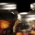 Rumtopf van gedroogde vruchten