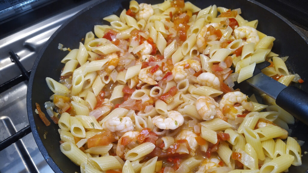 Knoflook garnalen met penne in een heerlijke natuurlijke saus