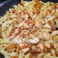 Knoflook garnalen met penne in een heerlijke natuurlijke saus