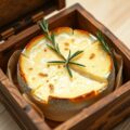 Knoflookcamembert uit de oven