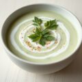 Komkommer-yoghurtsoep