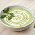 komkommersoep met basilicum