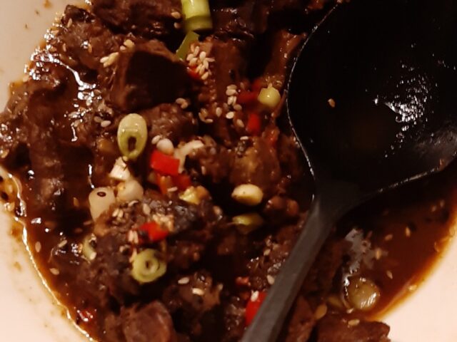 Koreaans gekruid rundvlees uit de slowcooker