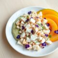 Krabsalade met viooltjes,avocadoroom en meloen