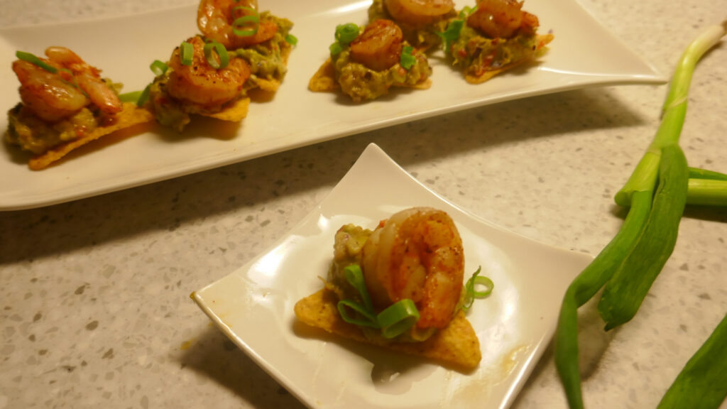 Krokante amuse met avocado en garnaal