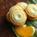 Kue Serabi (flensjes met kokossaus)