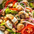 Lauw warme salade met kip etc.