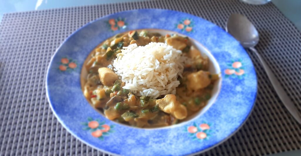 Lekkere kipfilet kokos curry met veel groenten