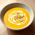 Licht gebonden soep van kerrie, banaan (zie opm)
