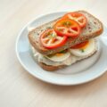 Makreelsandwich met ei