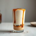 Mascarponemousse met koffiecaramel en lange vinger