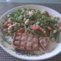 Gegrilde tonijnsteak met lauwwarme Mediterrane bonensalade
