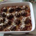 Kastanjechampignons gevuld met gehakt en chorizo uit de oven.