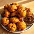 Mini-oliebollen met chocoladedip
