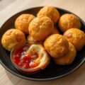 Oliebollen met kaas en rivierkreeft