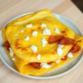 Omelet met geitenkaas en spekreepjes
